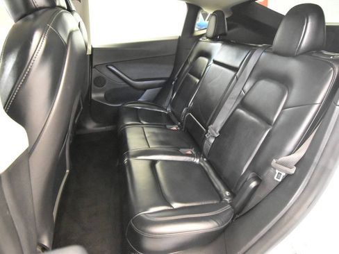 Used 2022 Tesla Model Y Long Range AWD/4WD image 15