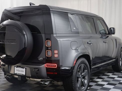 Used 2023 Land Rover Defender 110 V8 image 17