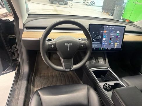 Used 2021 Tesla Model 3 Standard Range Plus RWD image 5