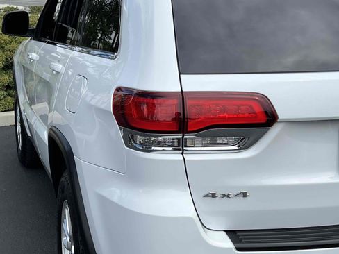 Used 2020 Jeep Grand Cherokee Laredo AWD/4WD image 50