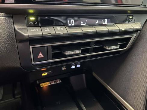 Used 2025 Toyota Camry LE FWD image 24