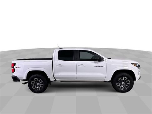Used 2023 Chevrolet Colorado Z71 w/ Z71 Convenience Package 2 image 9