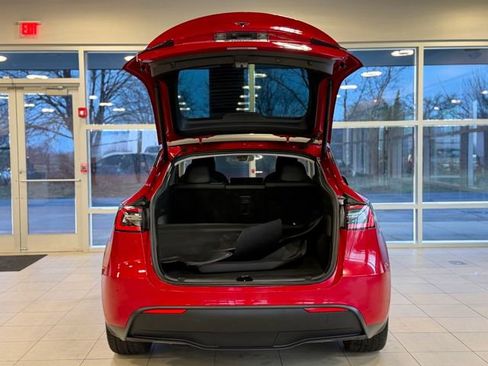 Used 2021 Tesla Model Y Long Range image 34