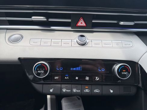 New 2026 Hyundai Elantra Limited FWD image 21