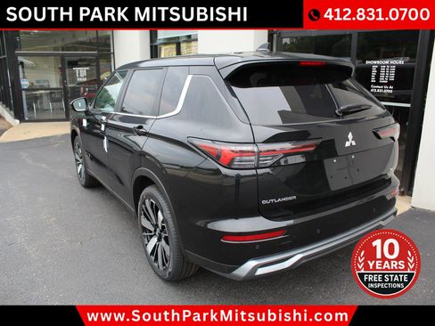 New 2025 Mitsubishi Outlander SE image 7