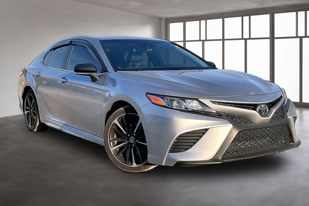 Used 2020 Toyota Camry SE FWD image 3
