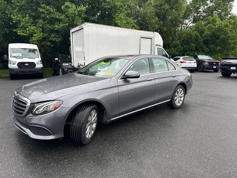 Used 2019 Mercedes-Benz E 300 4MATIC image 3