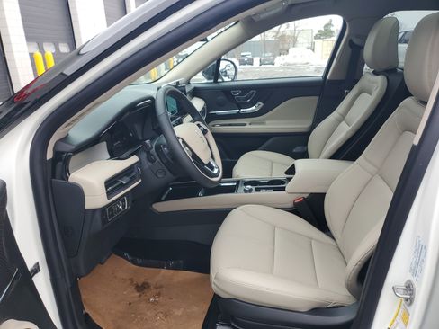 New 2026 Lincoln Corsair Premiere image 12