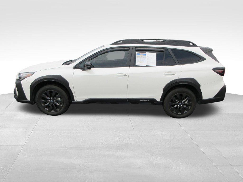 Used 2025 Subaru Outback Onyx Edition AWD/4WD image 2