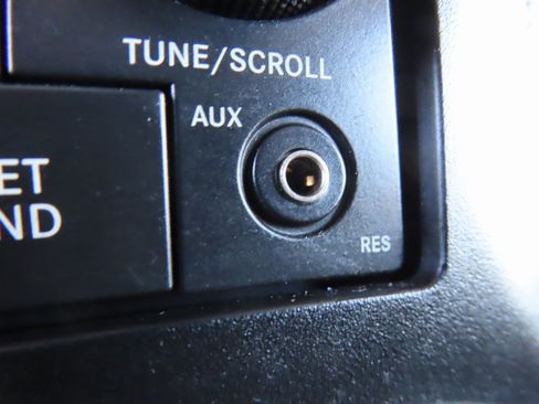 Used 2015 Jeep Wrangler Sport image 5