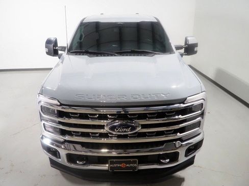 Used 2024 Ford F250 4x4 Crew Cab Lariat w/ FX4 Pkg w/ Chrome Package image 10