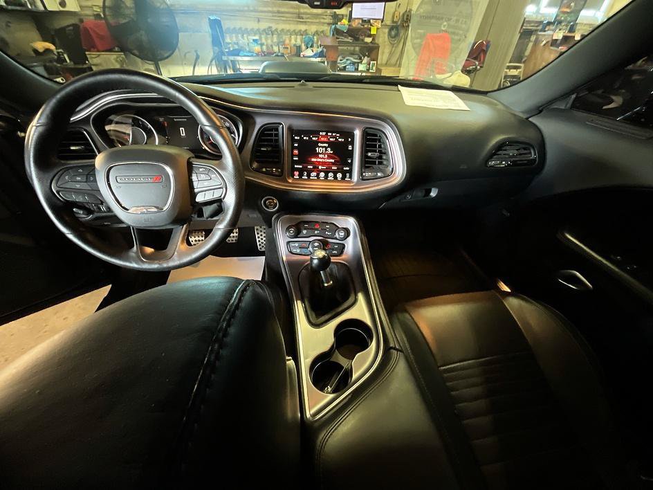 Used 2015 Dodge Challenger R/T Scat Pack RWD image 3