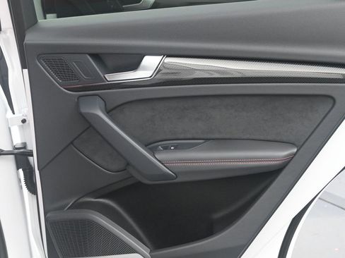 Used 2023 Audi SQ5 Prestige image 15