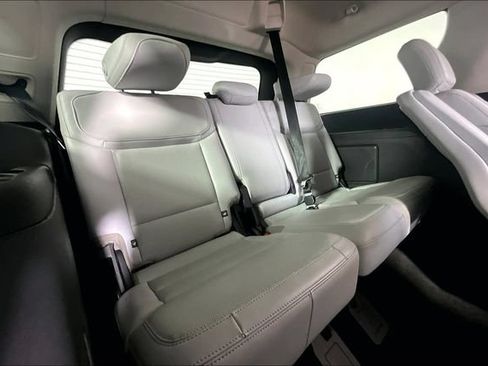 Used 2025 Ford Expedition Platinum w/ Driver's Package AWD/4WD image 29