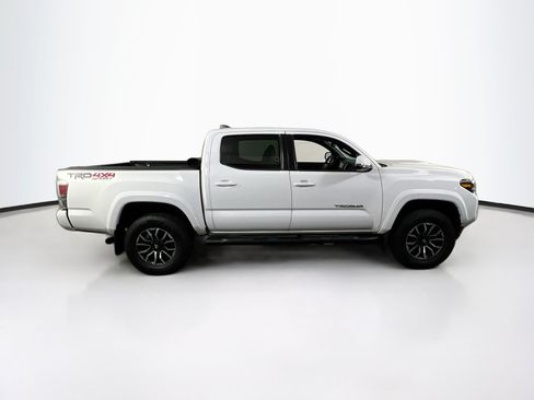 Used 2021 Toyota Tacoma TRD Sport w/ Technology Package AWD/4WD image 4