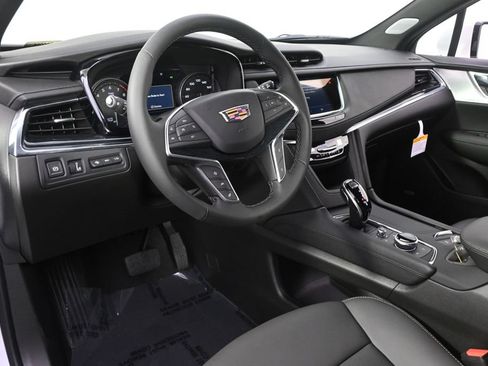 New 2026 Cadillac XT5 Premium Luxury w/ Driver Assist Package AWD/4WD image 11