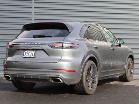 Used 2022 Porsche Cayenne image 9