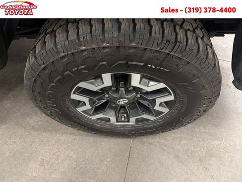 Certified 2020 Toyota Tacoma TRD Off-Road image 26
