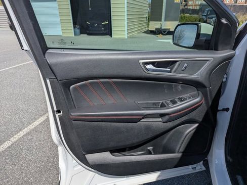 Used 2022 Ford Edge ST-Line image 20