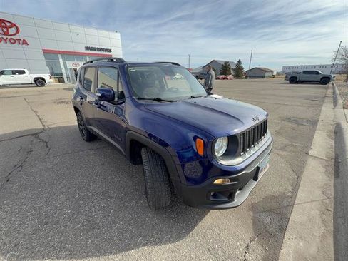 Used 2017 Jeep Renegade Altitude image 5