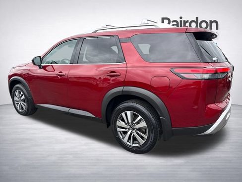Used 2023 Nissan Pathfinder SL AWD/4WD image 5