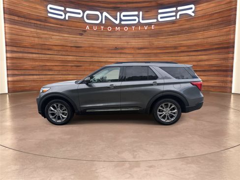 Certified 2021 Ford Explorer XLT w/ Equipment Group 202A AWD/4WD image 2