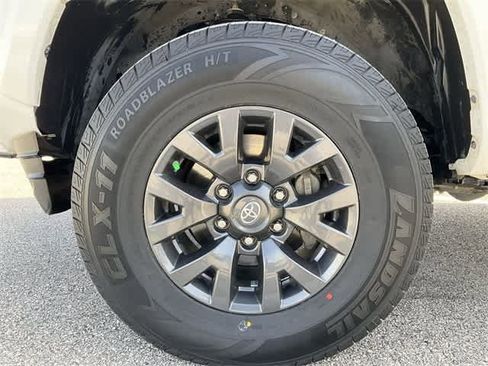 Used 2020 Toyota Tacoma SR5 image 12