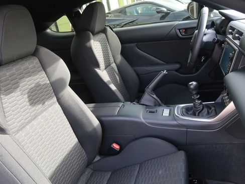 Used 2025 Toyota GR86 image 23