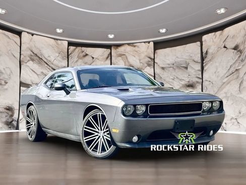 Used 2011 Dodge Challenger RWD image 9