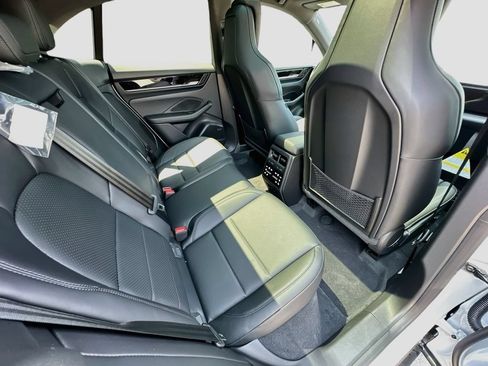 New 2026 Porsche Macan 4 Electric AWD/4WD image 29