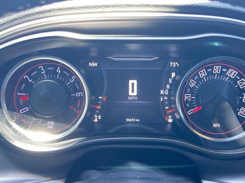 Used 2019 Dodge Challenger SXT RWD image 7