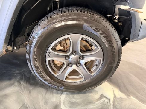 Used 2018 Jeep Wrangler Unlimited Sport S AWD/4WD image 24