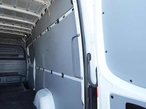 Used 2023 Mercedes-Benz Sprinter 2500 image 9