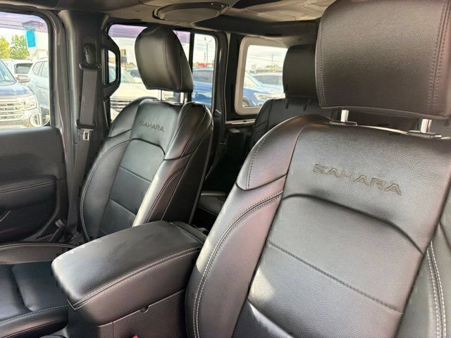 Used 2022 Jeep Wrangler Unlimited Sahara AWD/4WD image 12