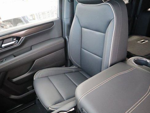 New 2026 GMC Yukon XL Elevation image 30