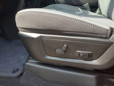 Used 2024 RAM 2500 Big Horn w/ Safety Group image 9