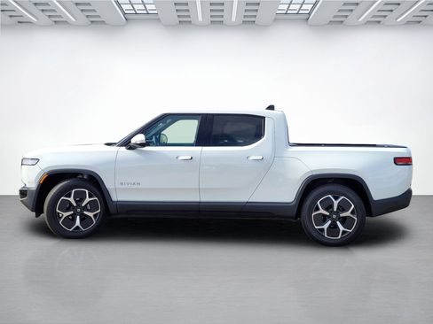 Used 2023 Rivian R1T Adventure image 15