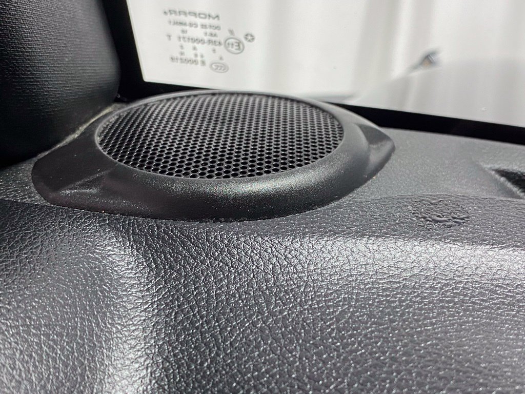 Used 2018 Jeep Wrangler Unlimited Rubicon w/ Cold Weather Group AWD/4WD image 14