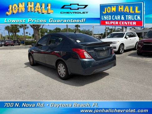 Used 2017 Nissan Versa SV image 6