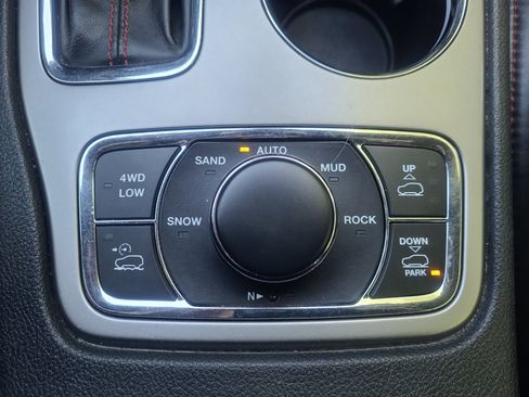 Used 2020 Jeep Grand Cherokee Trailhawk w/ Premium Lighting Group AWD/4WD image 34