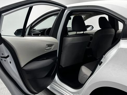 Used 2025 Toyota Corolla LE w/ LE Premium Package FWD image 33