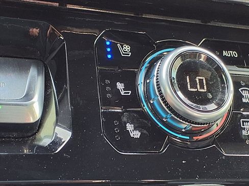 Used 2023 GMC Sierra 1500 AT4 w/ AT4 Premium Package image 13