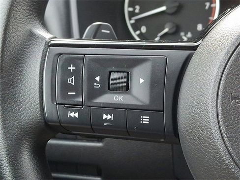 Used 2021 Nissan Rogue SV image 20