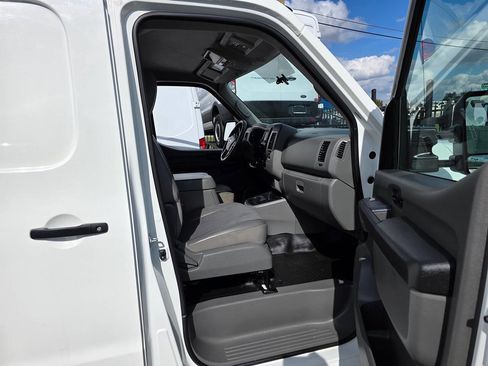 Used 2021 Nissan NV 3500 SV image 18