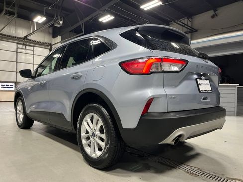 Used 2022 Ford Escape SE w/ Cold Weather Package AWD/4WD image 5