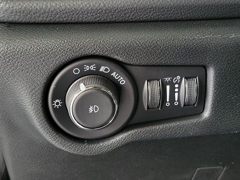 New 2026 Chrysler Pacifica Select FWD image 20