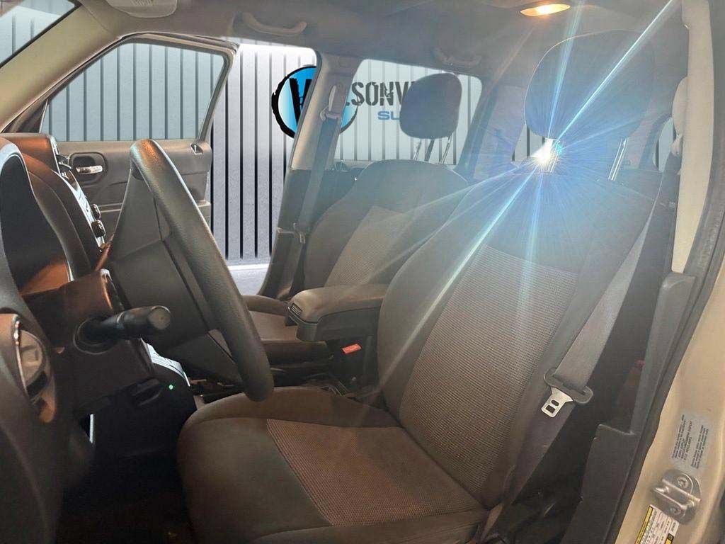 Used 2016 Jeep Patriot Sport FWD image 19
