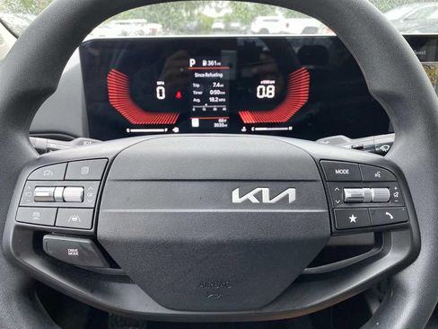 Used 2025 Kia K4 FWD image 13