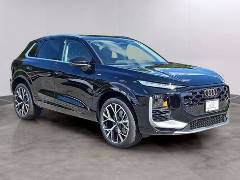 New 2026 Audi Q3 quattro 2.0T AWD/4WD image 2