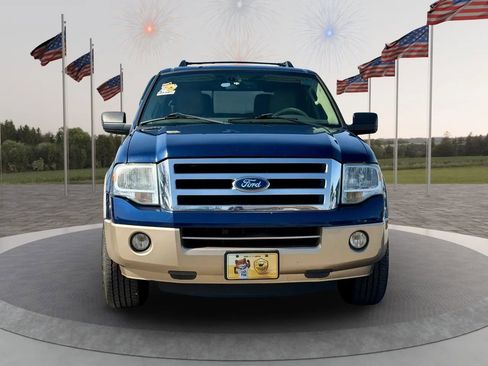 Used 2012 Ford Expedition XLT image 2